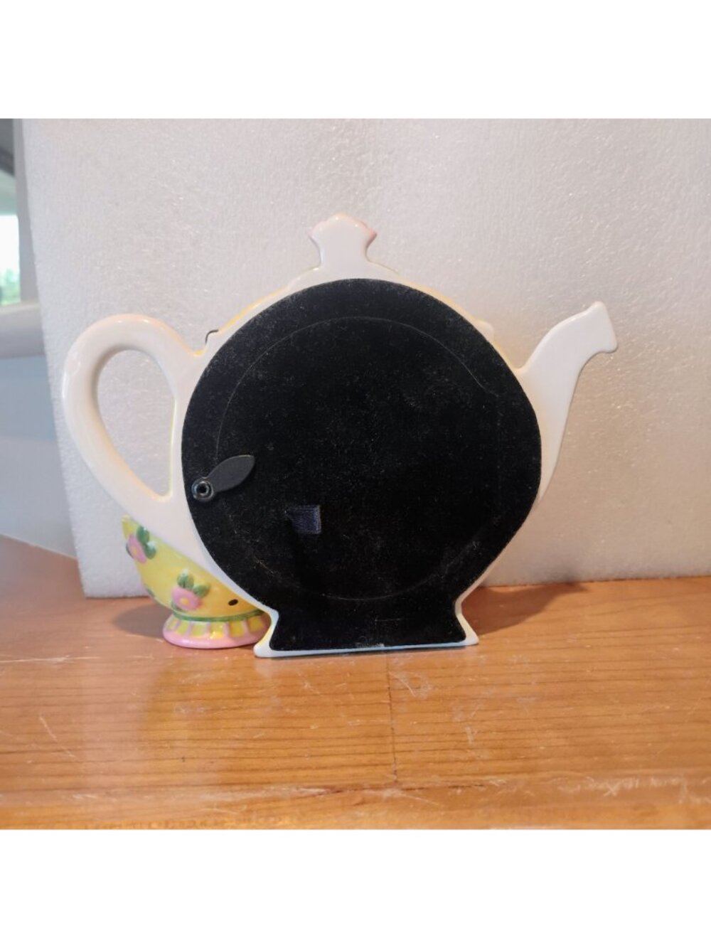 Mary Engelbreit Yellow Pink Rose Teapot Tea Cup Clock Vintage 2000 - Picture 8 of 9